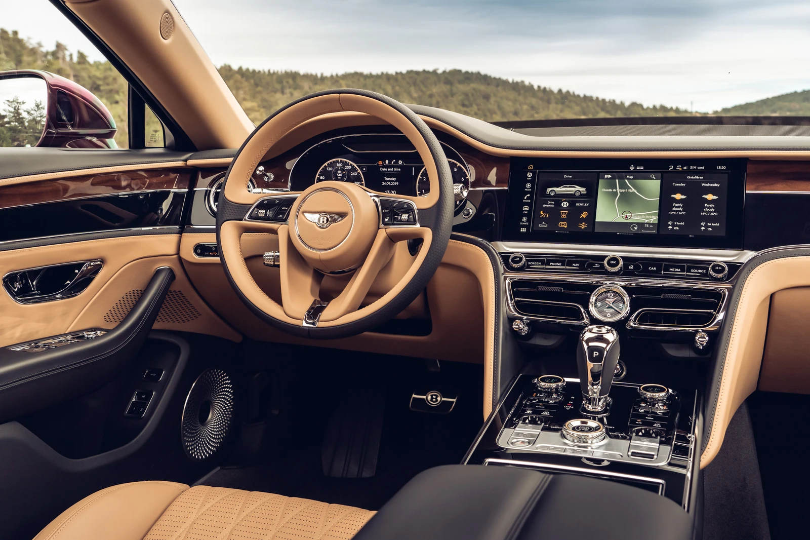 Flying Spur dashboard with the rotating display in touchscreen position